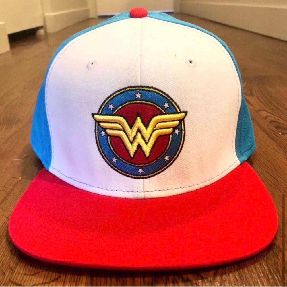 NWT Wonder Woman SnapBack Cap DC Comics Superhero